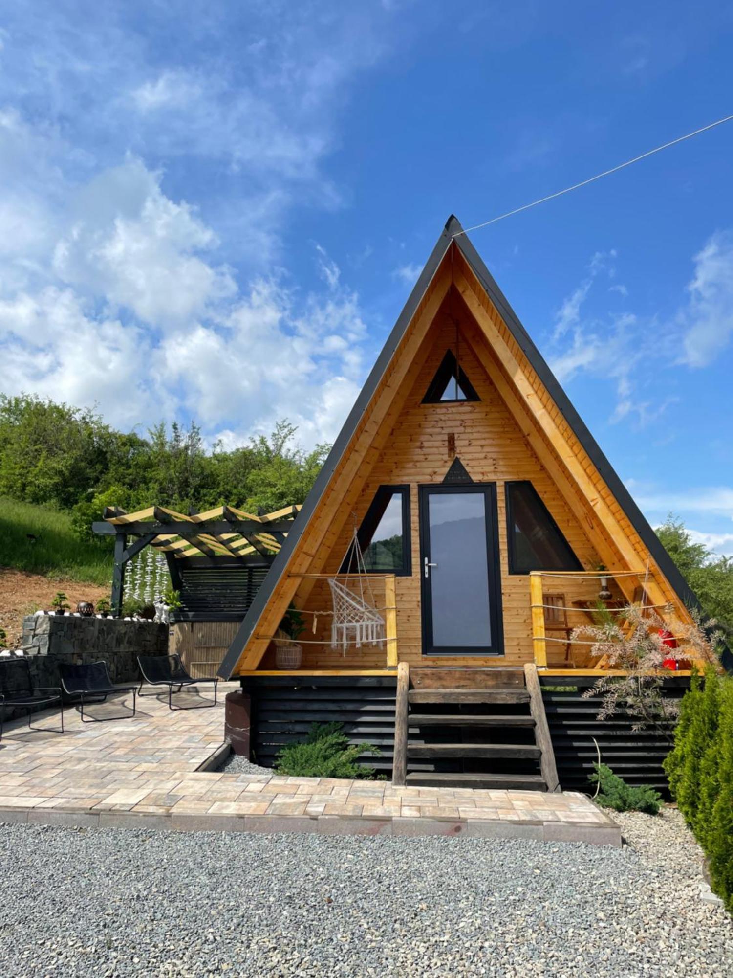 A Frame 1 Transalpina Hotel Petresti ภายนอก รูปภาพ