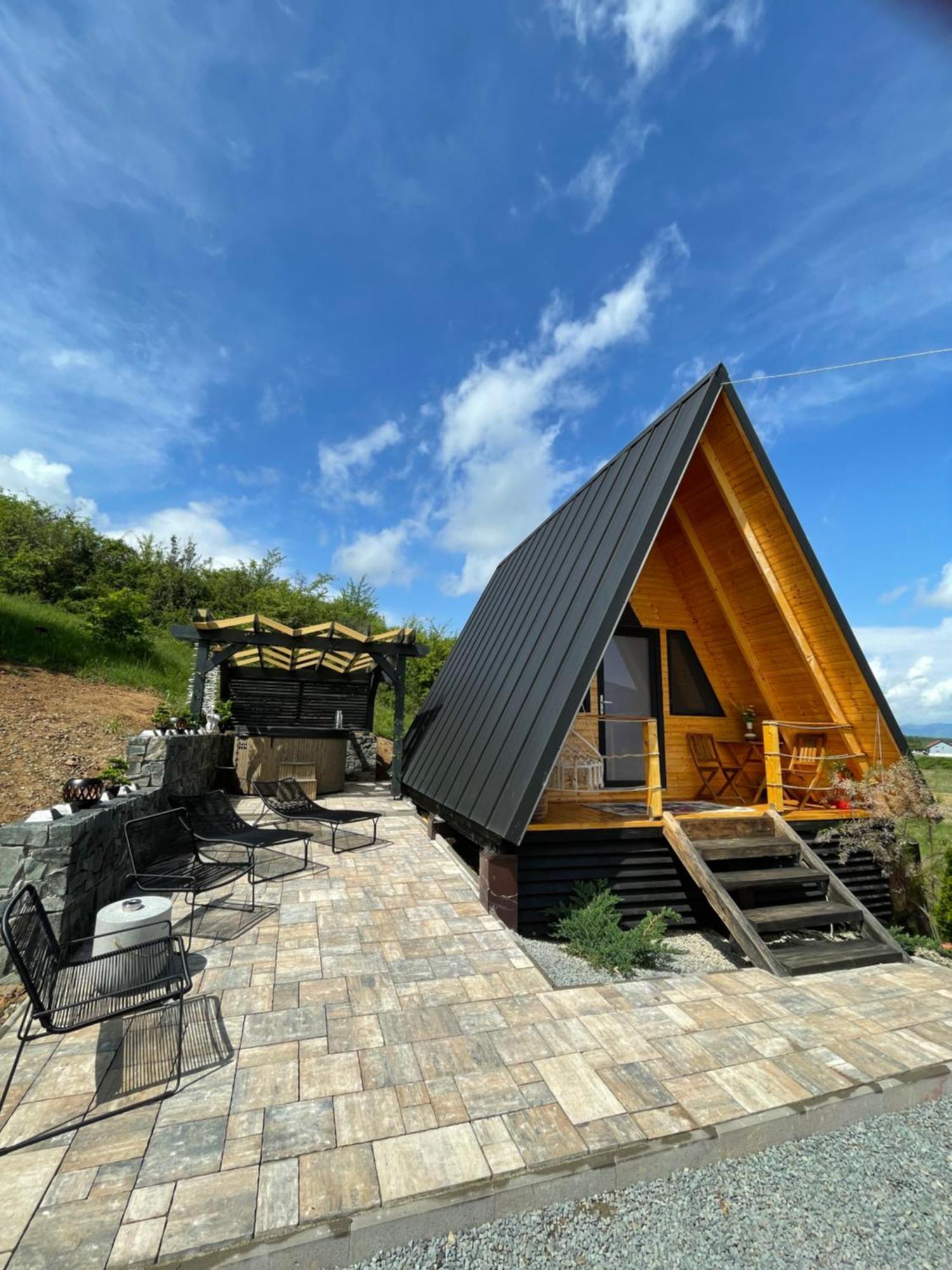 A Frame 1 Transalpina Hotel Petresti ภายนอก รูปภาพ