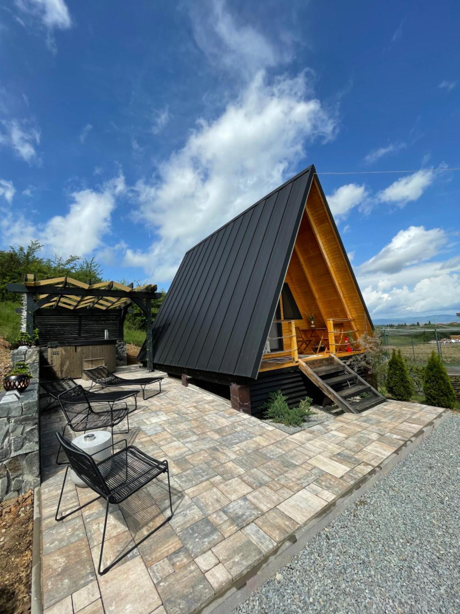 A Frame 1 Transalpina Hotel Petresti ภายนอก รูปภาพ