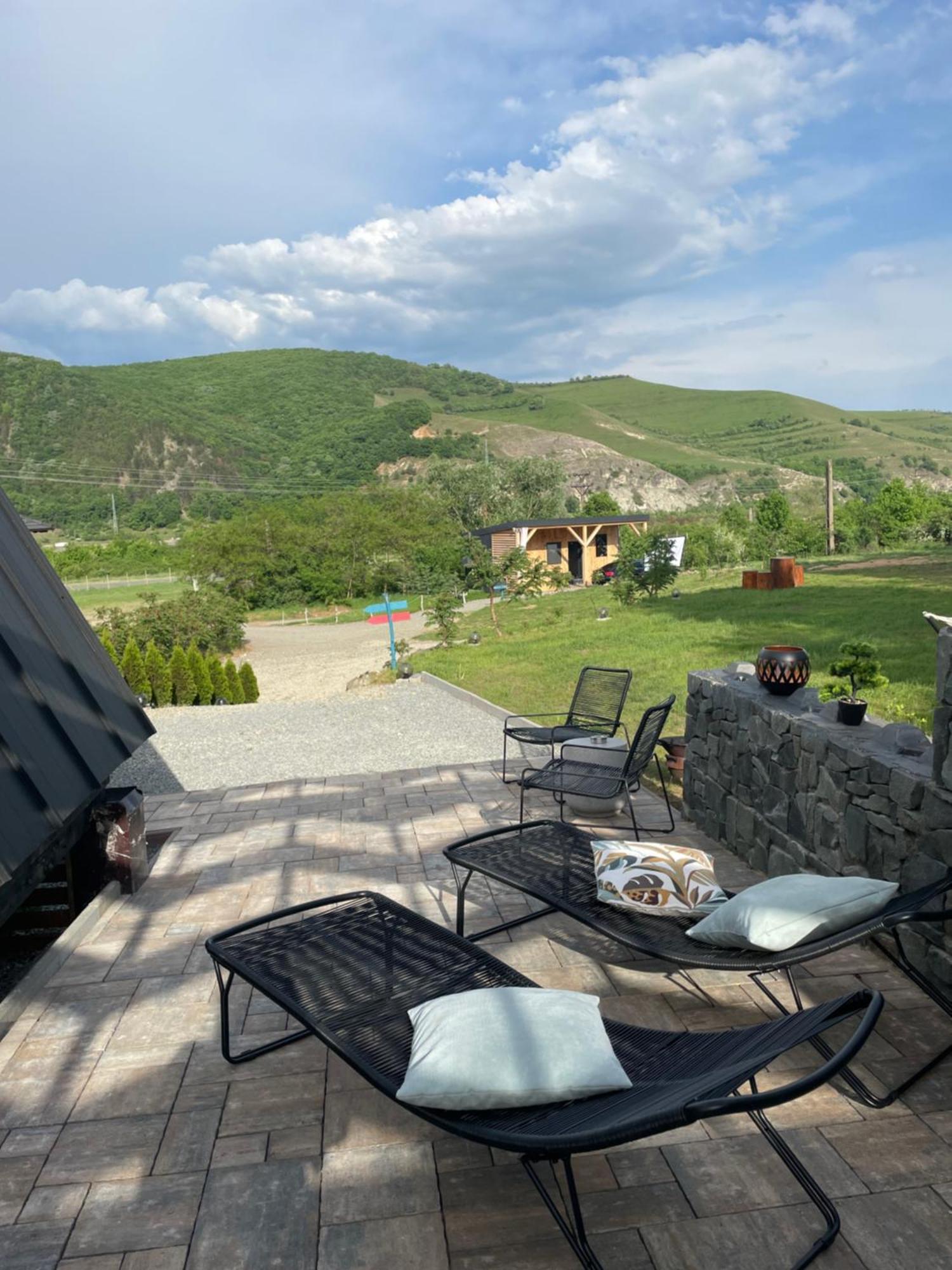 A Frame 1 Transalpina Hotel Petresti ภายนอก รูปภาพ
