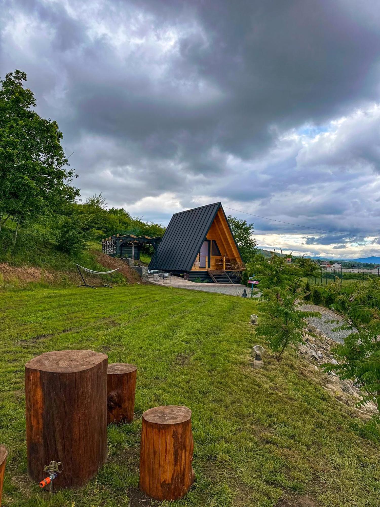 A Frame 1 Transalpina Hotel Petresti ภายนอก รูปภาพ