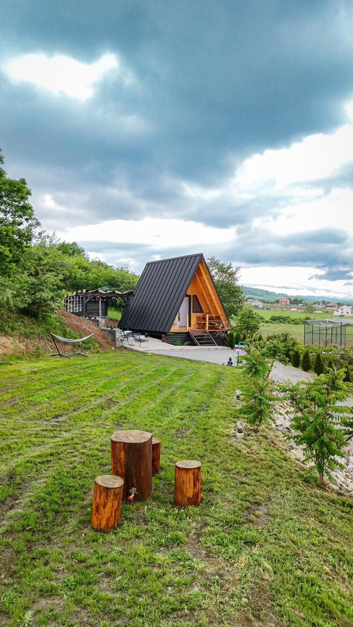 A Frame 1 Transalpina Hotel Petresti ภายนอก รูปภาพ