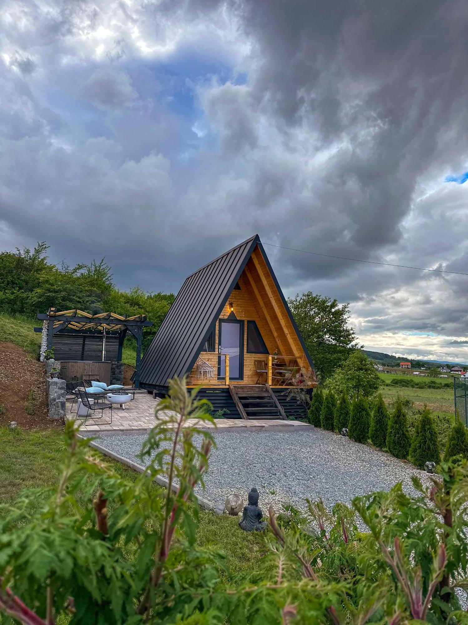 A Frame 1 Transalpina Hotel Petresti ภายนอก รูปภาพ