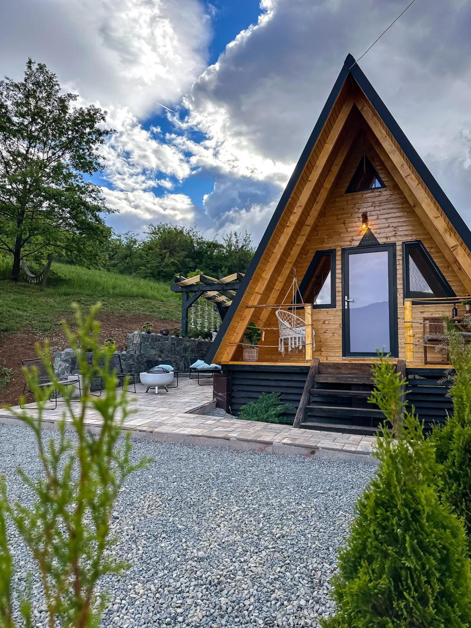 A Frame 1 Transalpina Hotel Petresti ภายนอก รูปภาพ