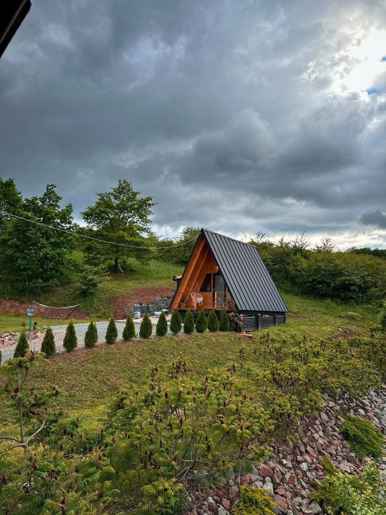 A Frame 1 Transalpina Hotel Petresti ภายนอก รูปภาพ